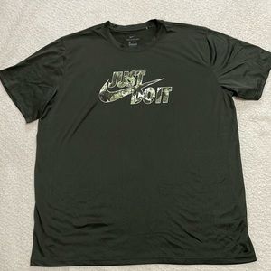 Men's Nike Dri-FIT Shirt - Army Green/Camo, Size XXL (New Without Tags)